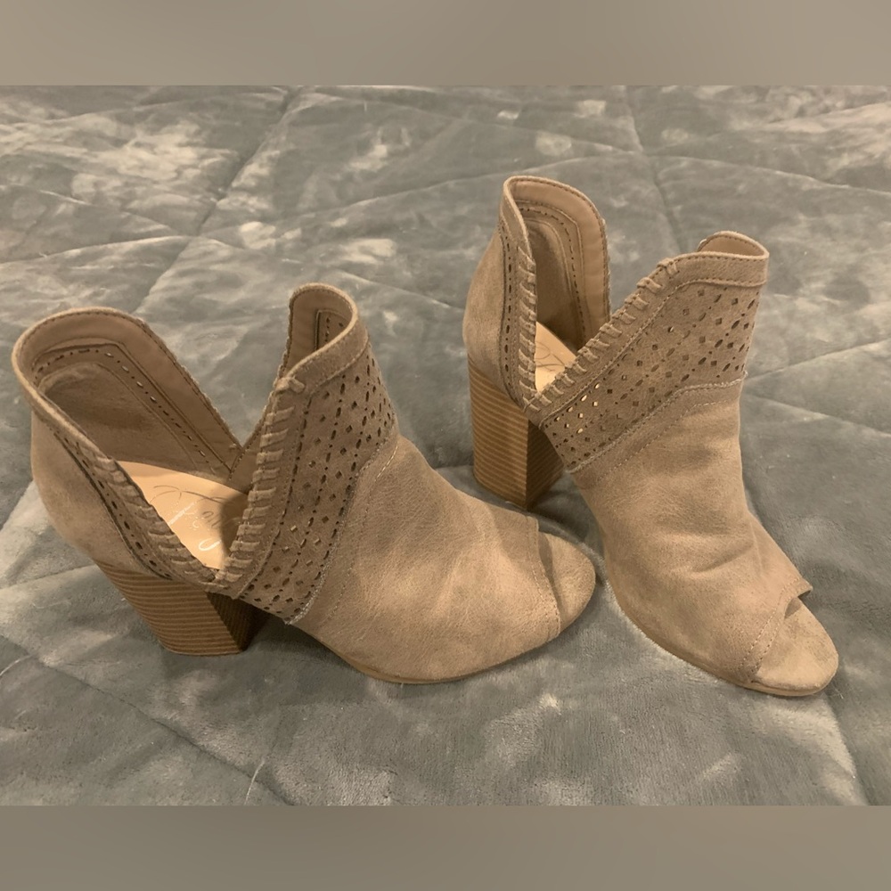 FERGIE sz 6 open toed Heeled Boots
